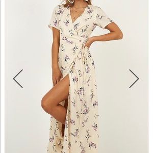 Showpo Love Flash Dress In Lemon Floral in Size 4